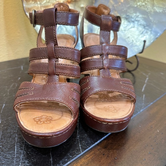 Nice Women’s Born Wedge Sandals 8m / 39 W52341 CQC11 - Picture 2 of 10